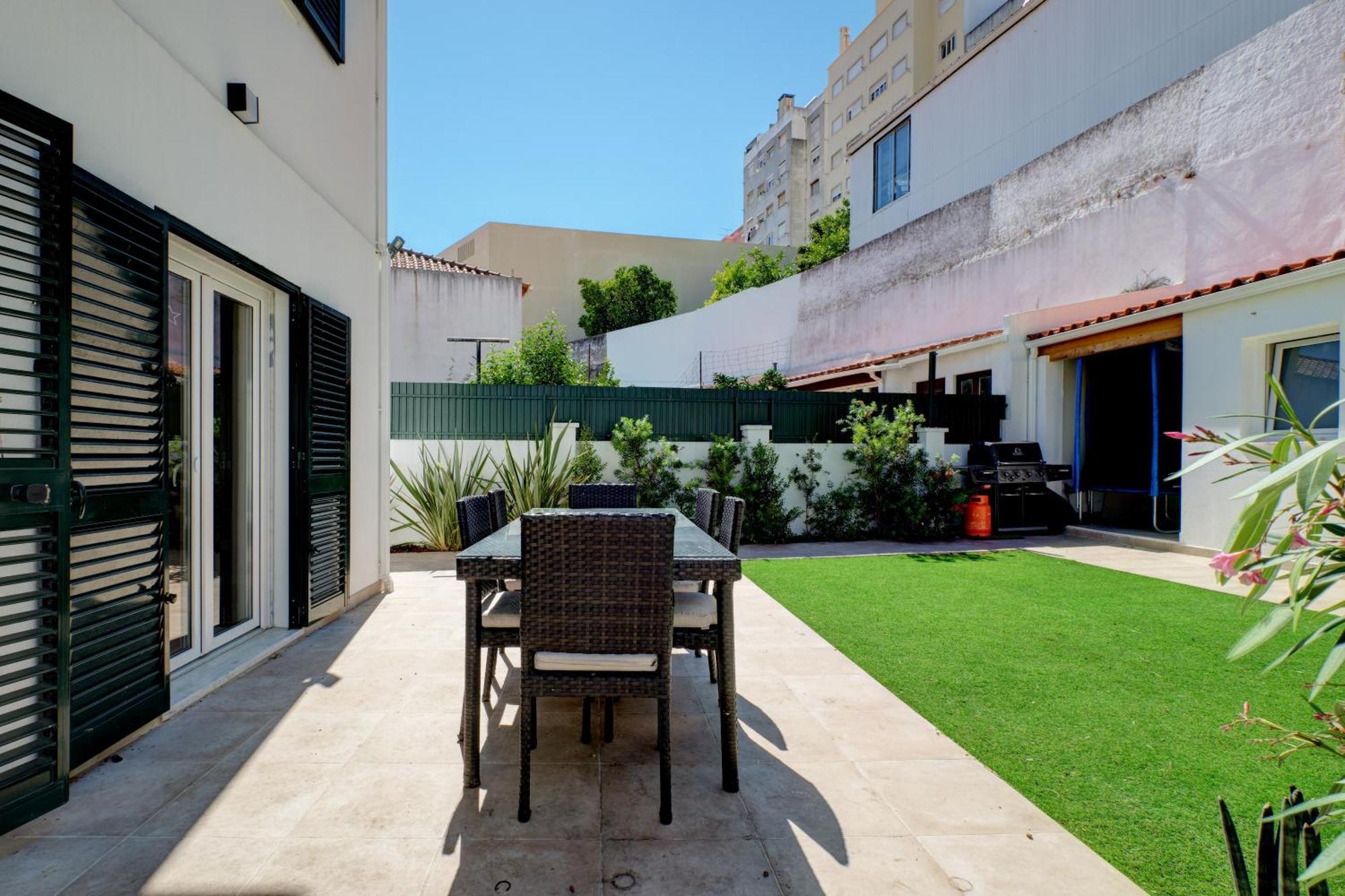 Comfortable Town House In Quiet Area By Lovelystay Lisboa Extérieur photo